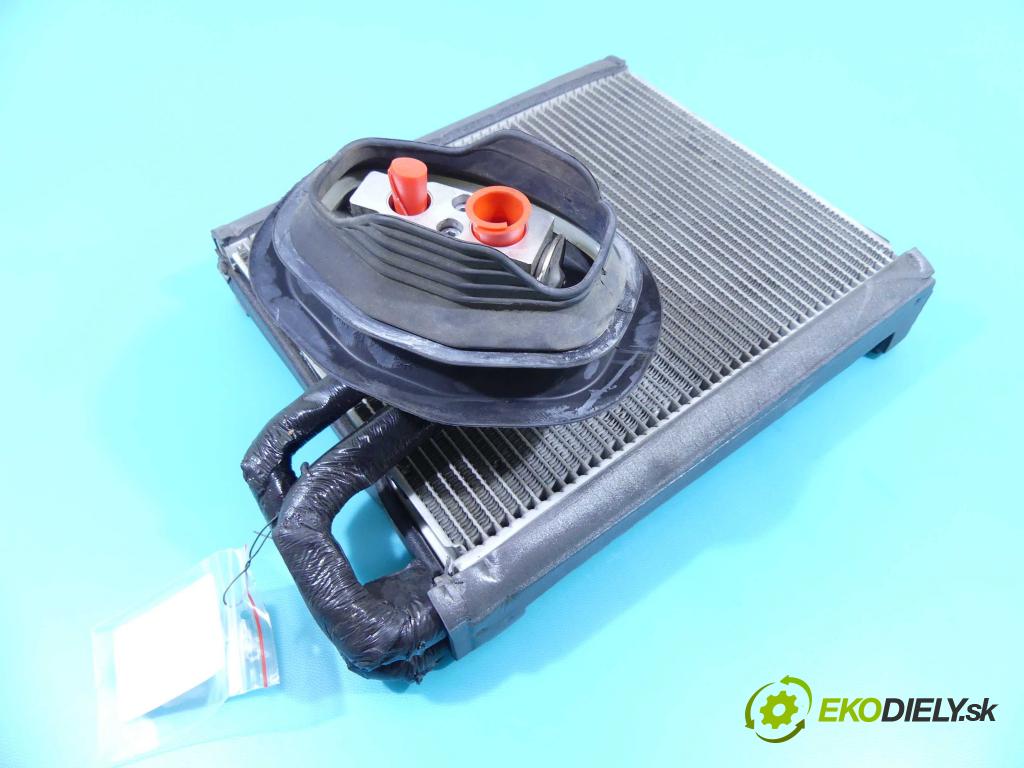 Audi A6 C7 2011-2018 2.0 TFSI 211KM automatic 155 kW 1984 cm3 4- radiátor  (Radiátory topení)