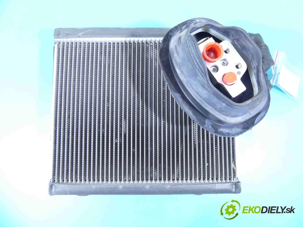 Audi A6 C7 2011-2018 2.0 TFSI 211KM automatic 155 kW 1984 cm3 4- radiátor  (Radiátory topení)