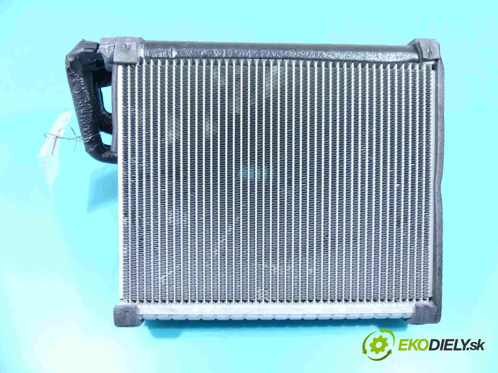 Audi A6 C7 2011-2018 2.0 TFSI 211KM automatic 155 kW 1984 cm3 4- radiátor  (Radiátory topení)