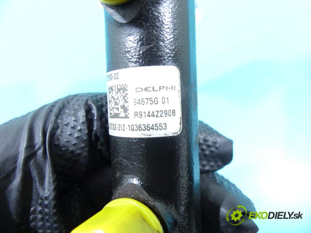 Citroen C4 II 2010-2017 1.6 hdi 92 HP manual 68 kW 1560 cm3 5- lišta vstrekovacia 9685297580-02 (Vstrekovacie lišty)