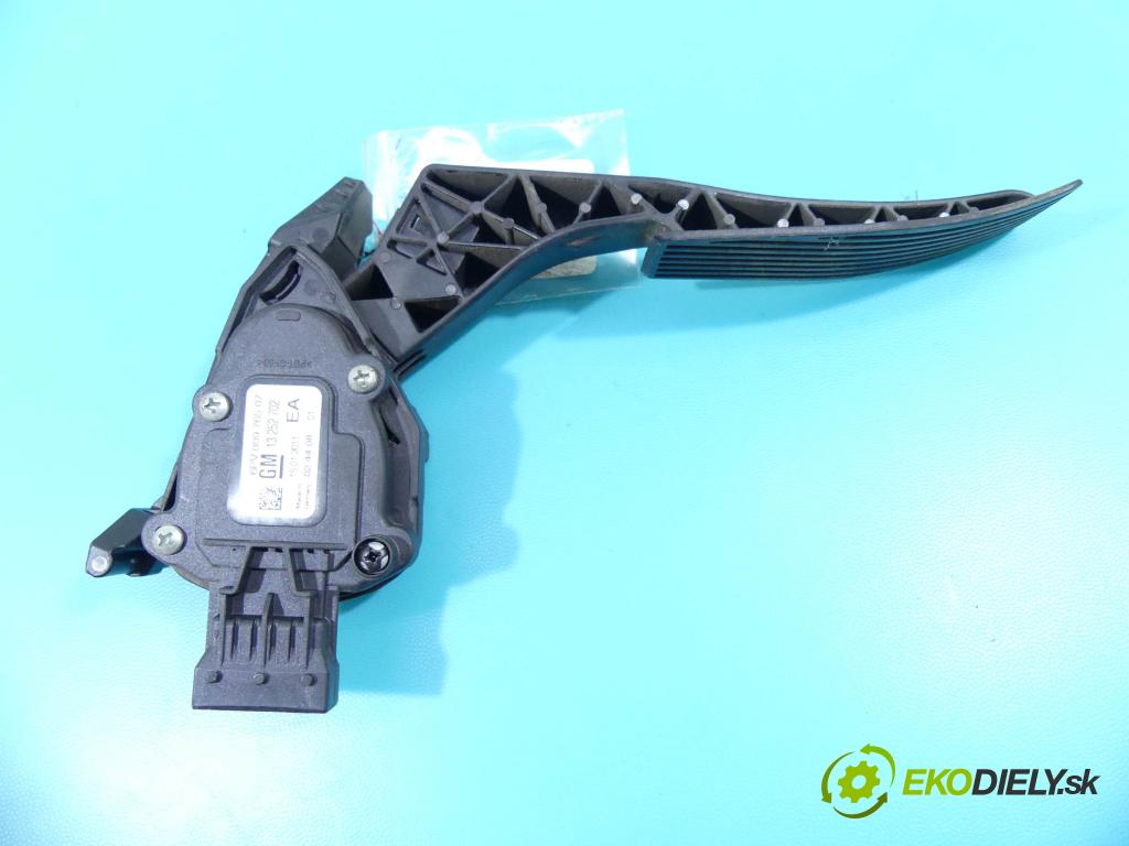 Opel Astra IV 2009-2015 1.7 cdti 110 HP manual 81 kW 1686 cm3 5- pedále 13252702 (Pedále)