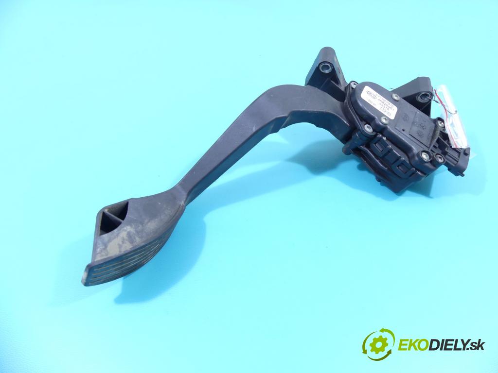 Fiat Punto II 1999-2010 1,3.0 jtd 69KM manual 51 kW 1248 cm3 5- pedále 6PV008568-00 (Pedále)