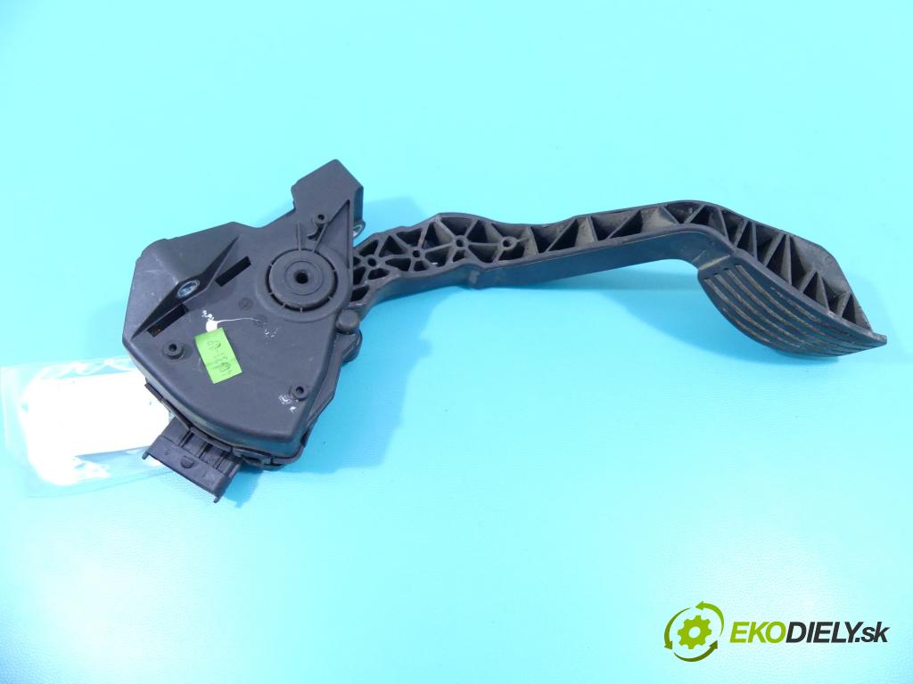 Fiat Punto II 1999-2010 1,3.0 jtd 69KM manual 51 kW 1248 cm3 5- pedále 6PV008568-00 (Pedále)