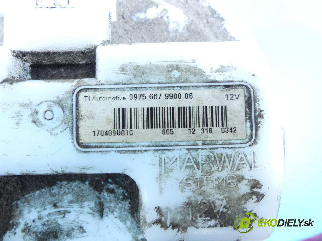 Nissan Juke I 2010-2019 1.6 16V 117 hp manual 86 kW 1598 cm3 5- čerpadlo paliva 170409U01C