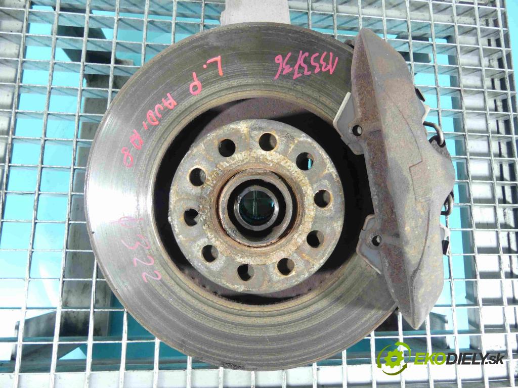 Audi A8 D2 1994-2002 2.8 V6 193 HP automatic 142 kW 2771 cm3 4- náboj ľavé 4D0407257M (Náboje)