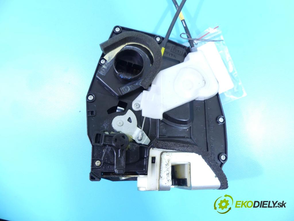 Suzuki Swift Mk6 2005-2010 1.3 16v 90 hp manual 66 kW 1328 cm3 5- zámek zadní pravý