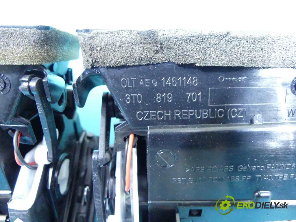 Skoda Superb II 2008-2015 2.0 tdi 170 HP automatic 125 kW 1968 cm3 4- Mřížka: kúrenia stredová 3T0819701 (Mriežky kúrenia (fukáre))