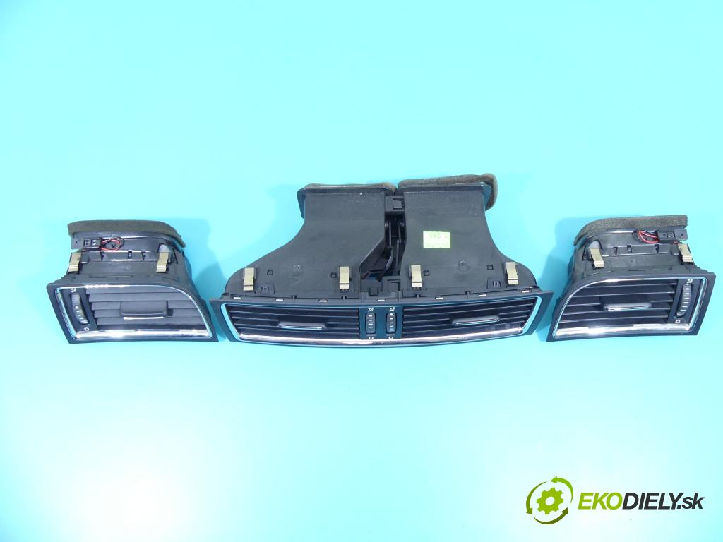 Skoda Superb II 2008-2015 2.0 tdi 170 HP automatic 125 kW 1968 cm3 4- Mřížka: kúrenia stredová 3T0819701 (Mriežky kúrenia (fukáre))