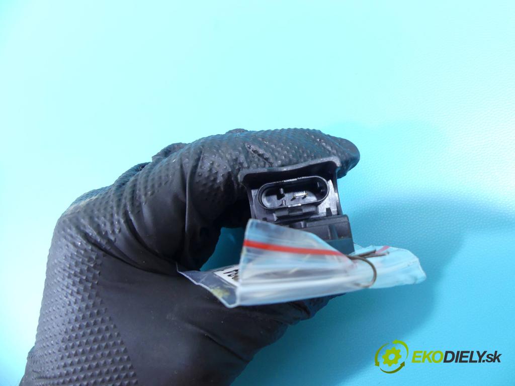 Vw Passat B5 1995-2005 1.9 tdi 90 HP manual 66 kW 1896 cm3 5- snímač šokovat: 5WK41910 (Snímače nárazu)