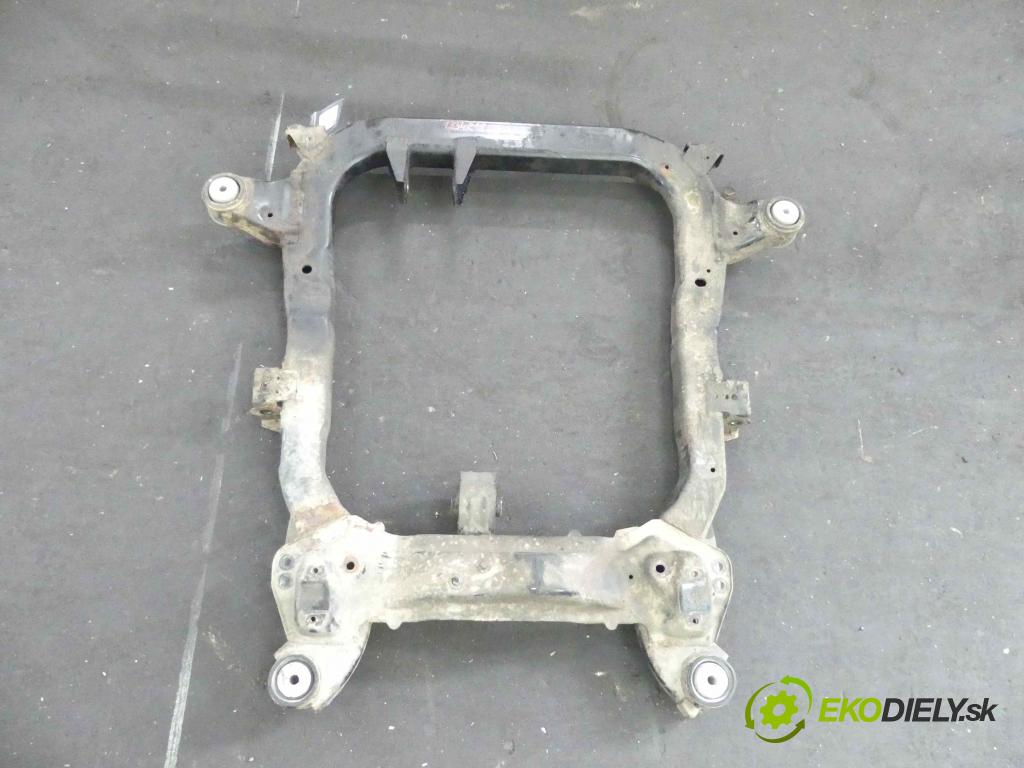 Opel Vectra C 2002-2008 1.9 cdti 150 hp manual 110 kW 1910 cm3 5- výztuha motoru