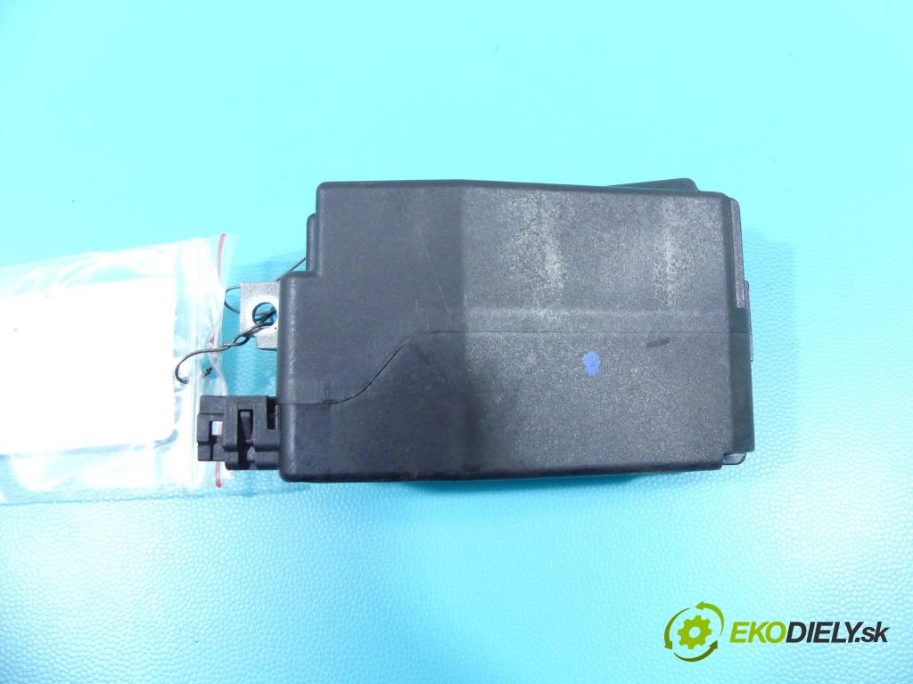 Vw Touareg II 2010-2018 3.0 tdi 245KM automatic 180 kW 2999 cm3 5- Blokáda: řízení: 4H0905852B (Ostatné)