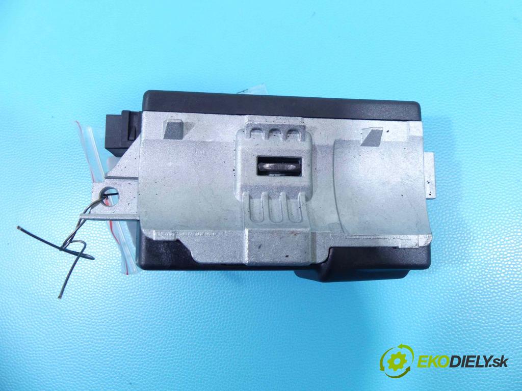 Vw Touareg II 2010-2018 3.0 tdi 245KM automatic 180 kW 2999 cm3 5- Blokáda: řízení: 4H0905852B (Ostatné)