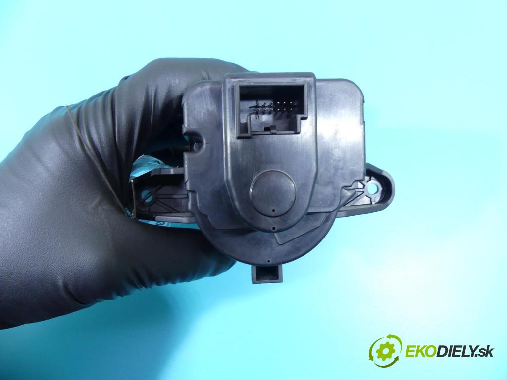 Vw Touareg II 2010-2018 3.0 tdi 245KM automatic 180 kW 2999 cm3 5- Spínačka 7P6905843B (Spínacie skrinky a kľúče)