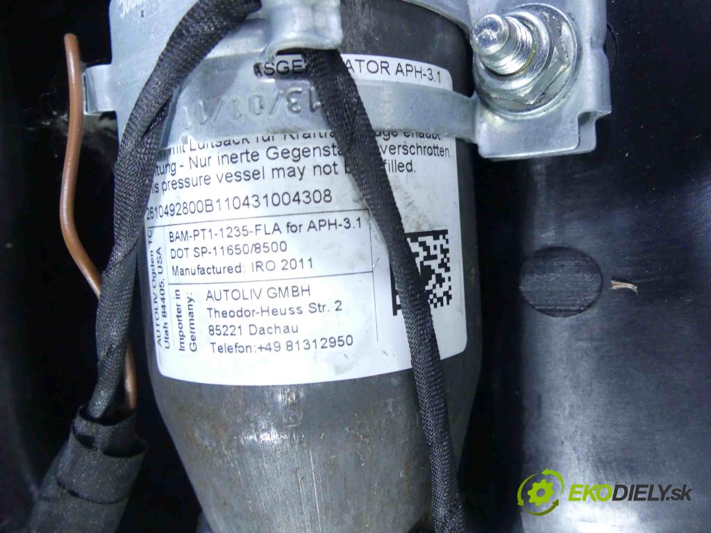 Opel Astra IV 2009-2015 1.7 cdti 110 HP manual 81 kW 1686 cm3 5- kokpit,pristrojová doska rozdeľovacia