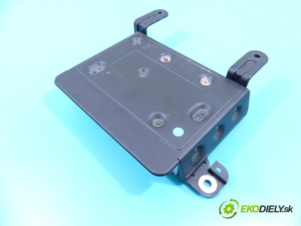 Volvo V60 I 2010-2018 2.0 D3 163 HP automatic 120 kW 1984 cm3 5- Zesilovač: 31360321AA (Zosilňovače)