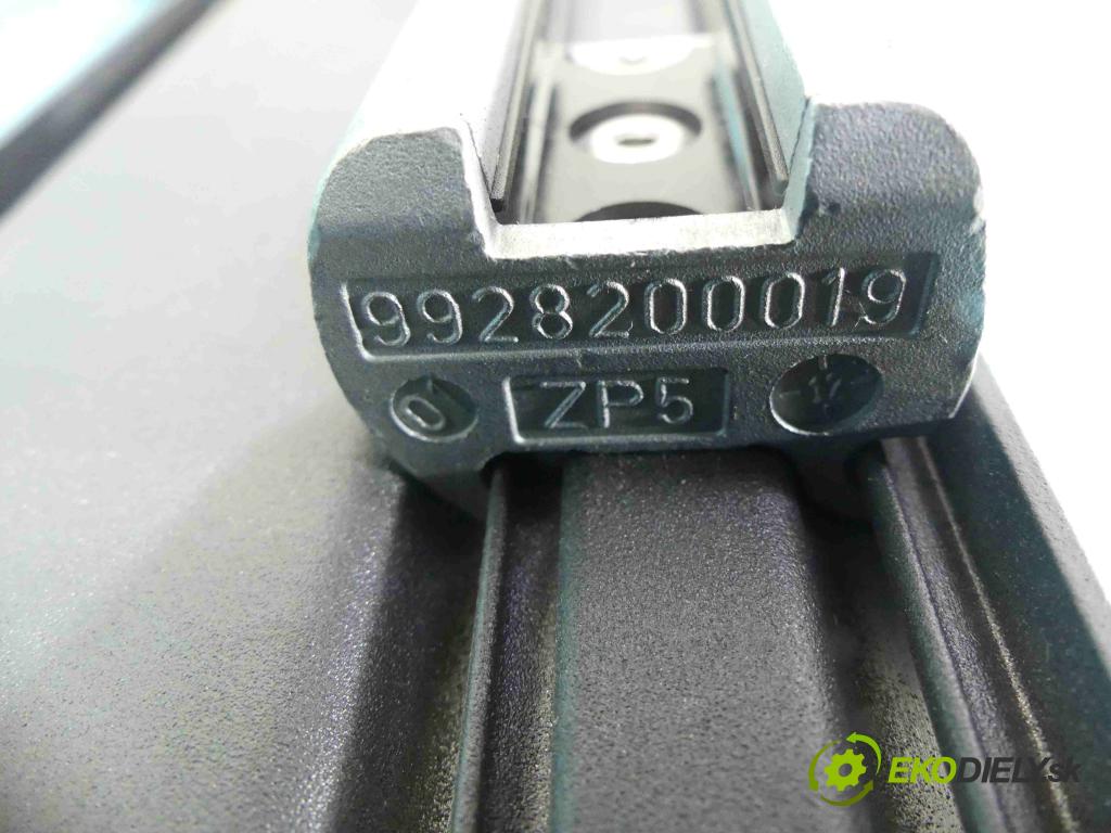 Volvo V60 I 2010-2018 2.0 D3 163 HP automatic 120 kW 1984 cm3 5- roleta 9928200019 (Rolety kufra)