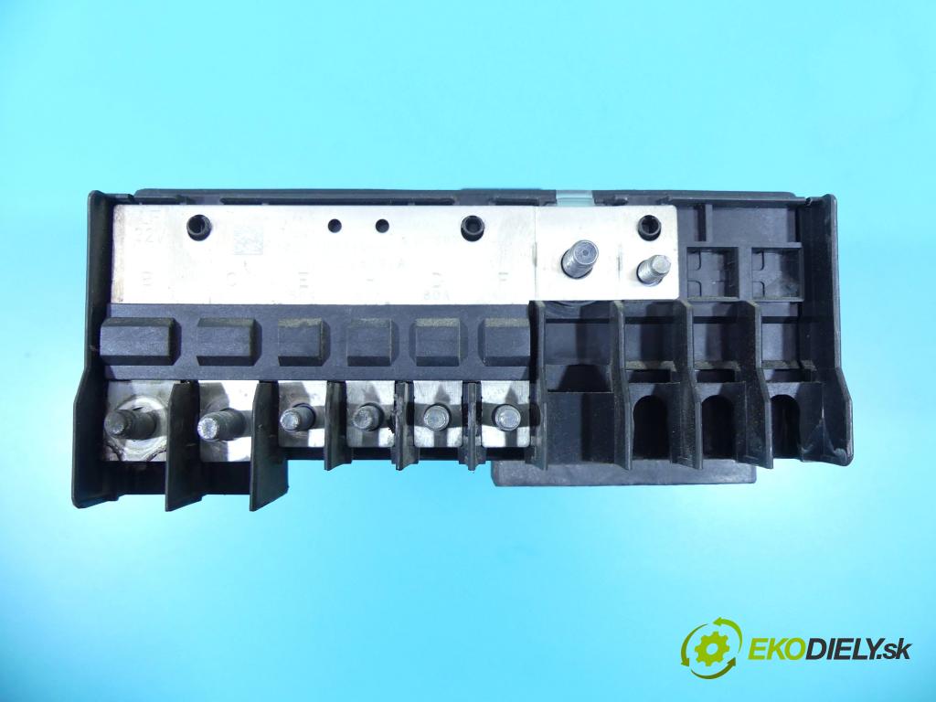 Skoda Superb II 2008-2015 2.0 tdi 170 hp automatic 125 kW 1968 cm3 4- skříňka pojistková 1K0937118 (Pojistkové skříňky)