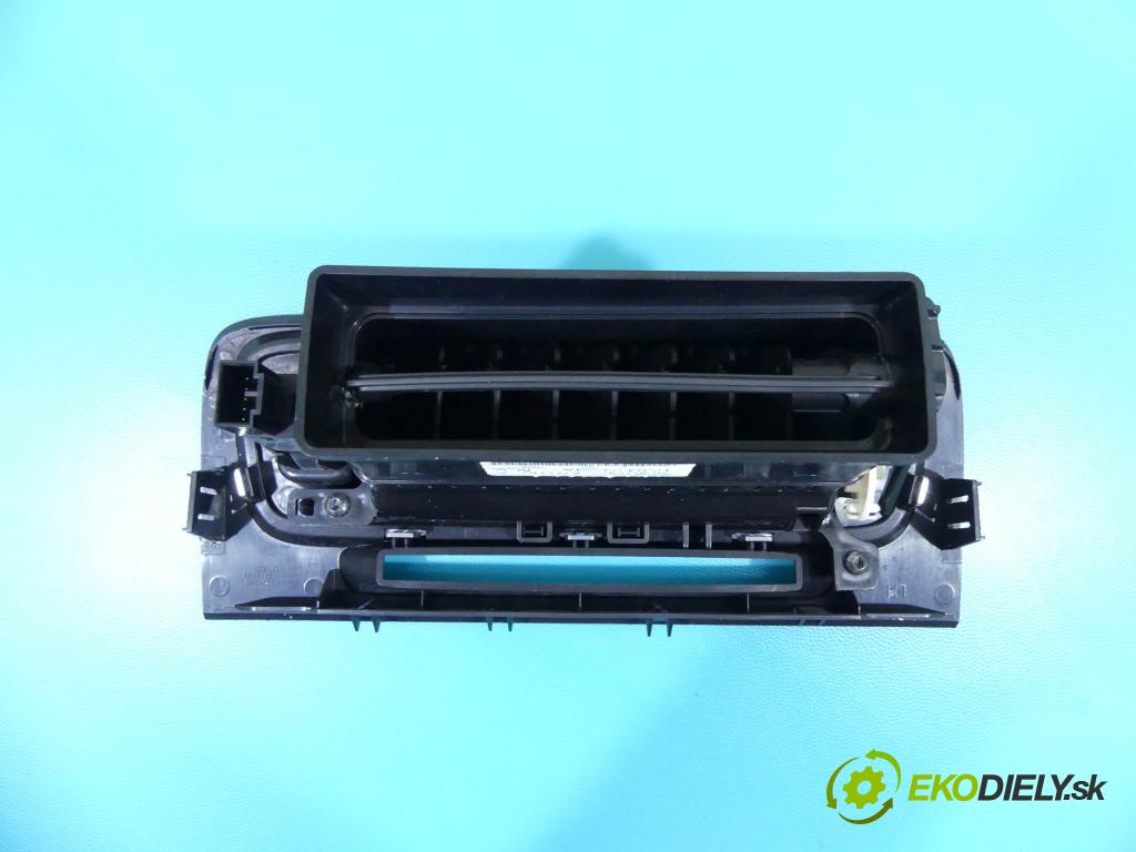 Volvo V60 I 2010-2018 2.0 D3 163 HP automatic 120 kW 1984 cm3 5- Mřížka: kúrenia stredová 30791699 (Mriežky kúrenia (fukáre))