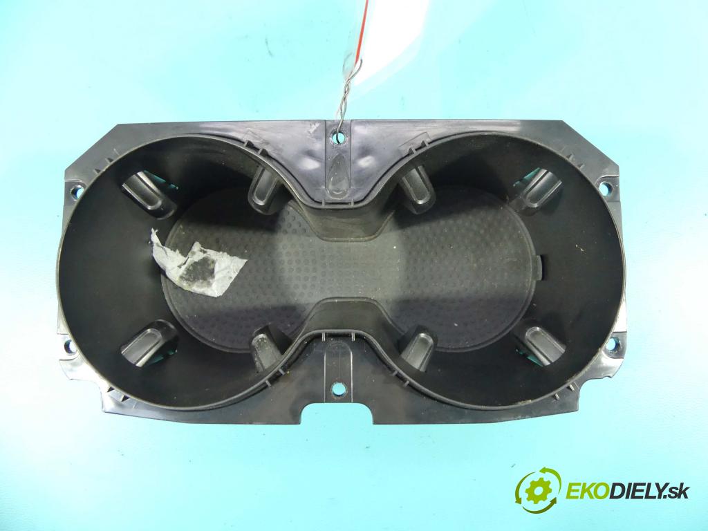 Vw Touareg II 2010-2018 3.0 tdi 245KM automatic 180 kW 2999 cm3 5- Rukojeť: na nápoje: 7P6858602 (Úchyty, držiaky na nápoje)