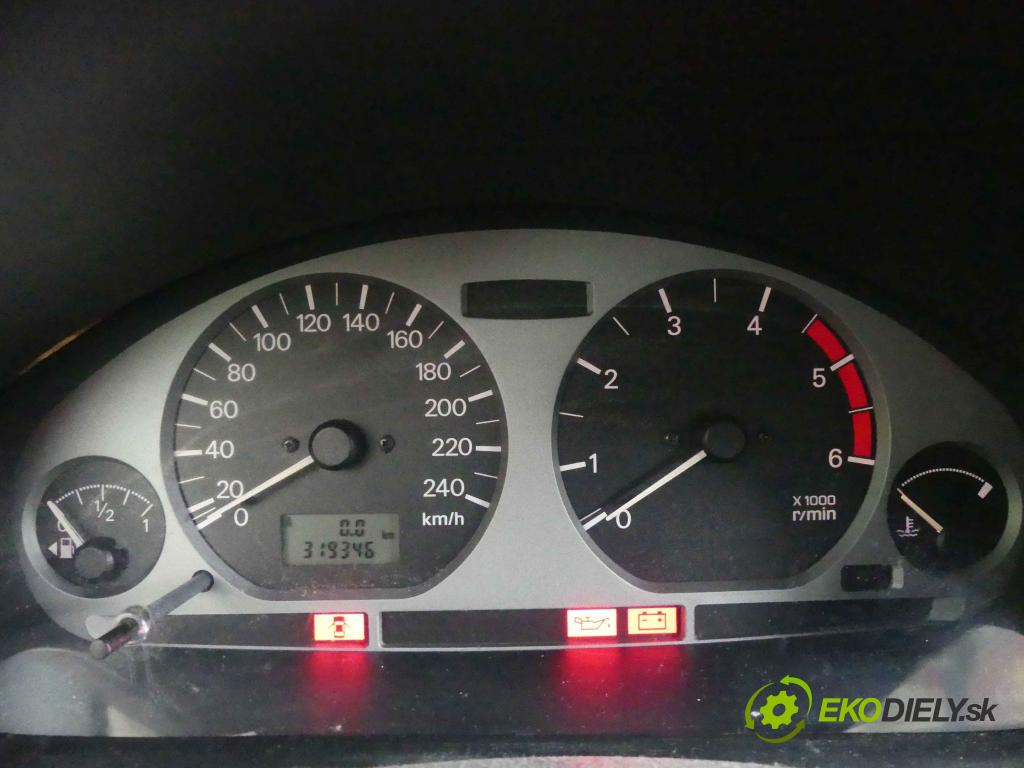 Mitsubishi Carisma 1.9 dci 116 HP manual 85 kW 1870 cm3 5- prístrojovka/ budíky MR916030 (Prístrojové dosky, displeje)