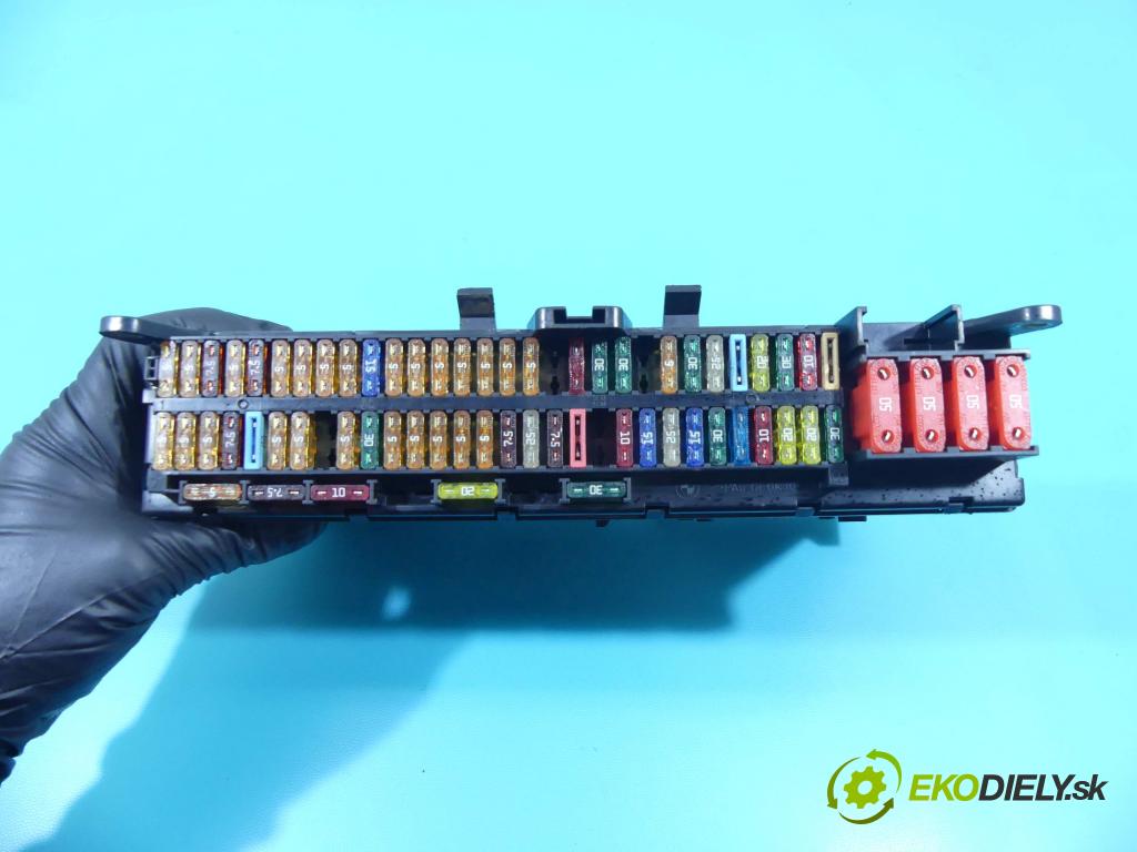 Bmw X5 E53 1999-2006 3.0 R6 231 hp automatic 170 kW 2979 cm3 5- skříňka pojistková  (Pojistkové skříňky)