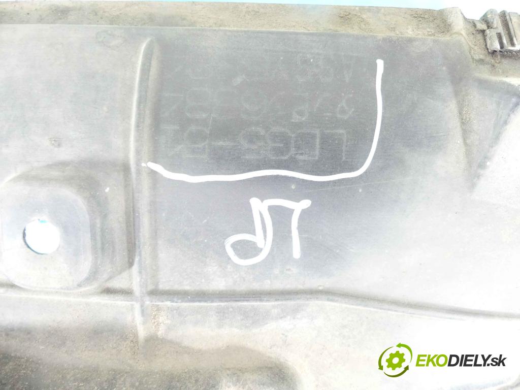 Nissan X-trail II T31 2008-2013 2.0 dci 150 hp manual 110 kW 1995 cm3 5- blatník: přední levé