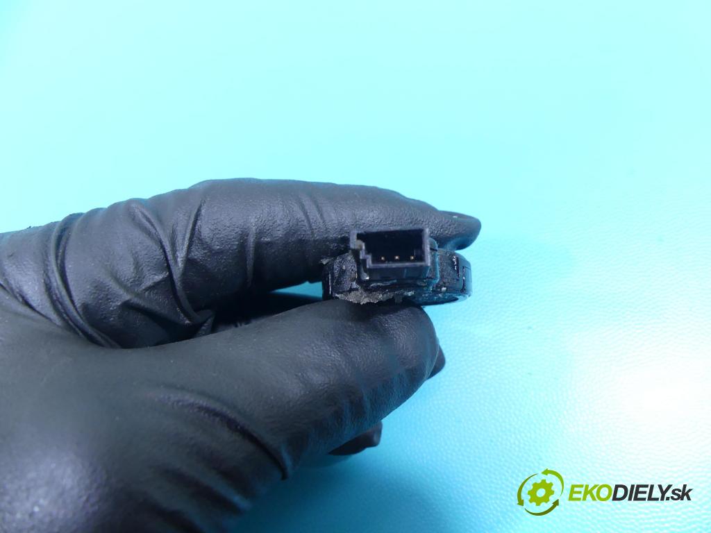 Vw Touareg II 2010-2018 3.0 tdi 245KM automatic 180 kW 2999 cm3 5- snímač déšť: 7P0955559D (Snímače dažďa)