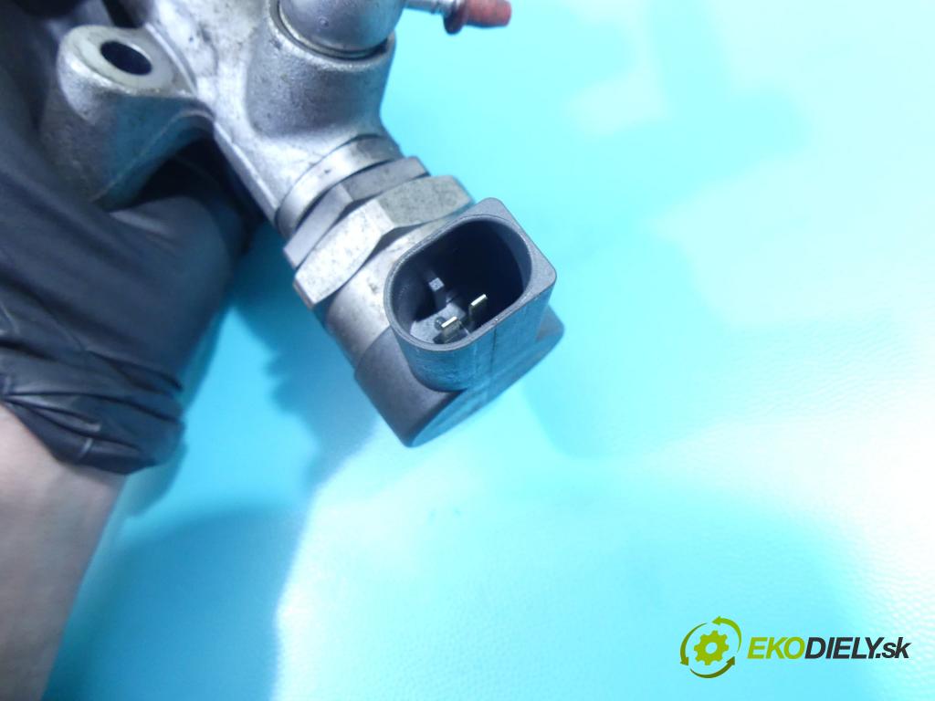 Vw Touareg II 2010-2018 3.0 tdi 245KM automatic 180 kW 2999 cm3 5- lišta vstrekovacia 059130090CB (Vstrekovacie lišty)