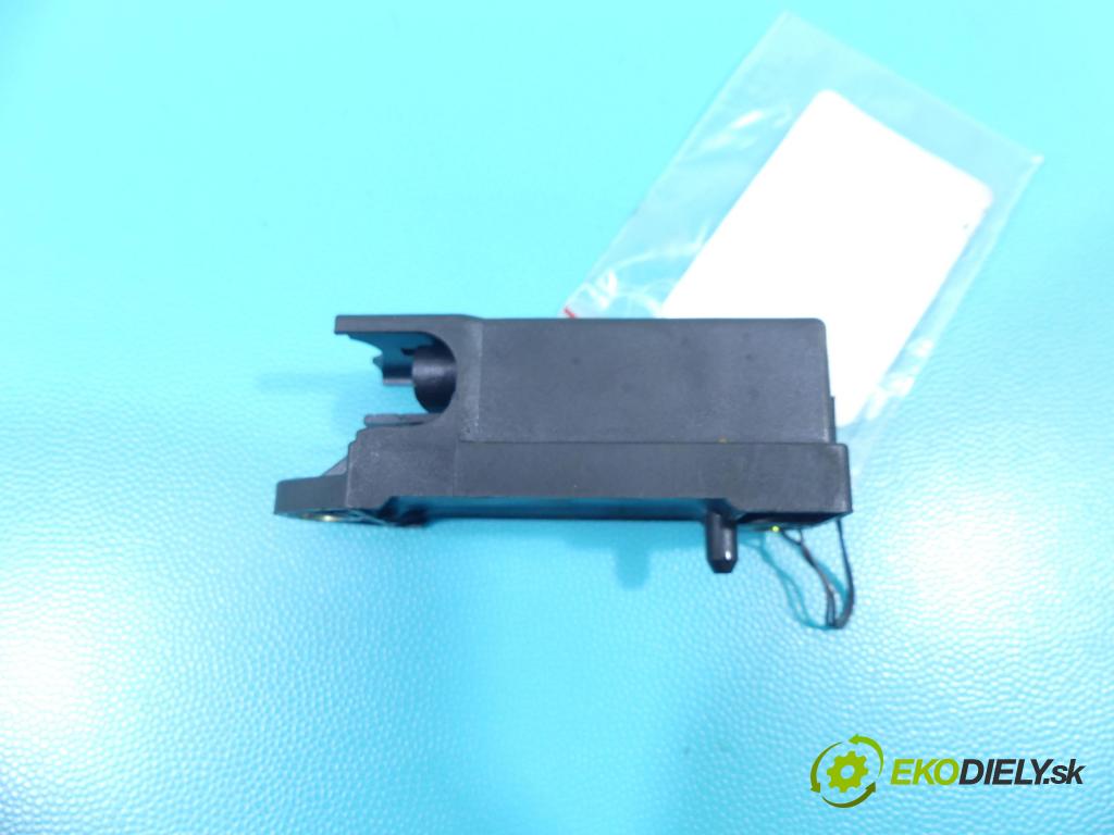 Vw Passat B5 1995-2005 1.6 101 HP manual 74 kW 1595 cm3 4- snímač šokovat: 44990506 (Snímače nárazu)