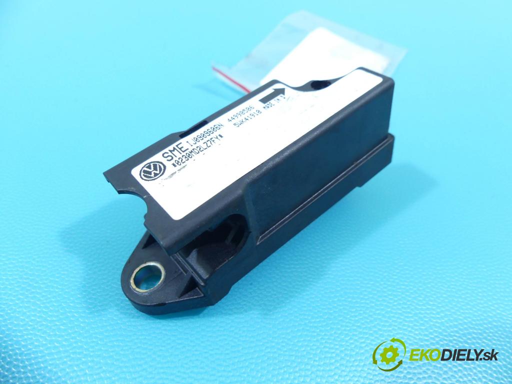 Vw Passat B5 1995-2005 1.6 101 HP manual 74 kW 1595 cm3 4- snímač šokovat: 44990506 (Snímače nárazu)