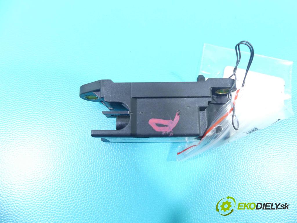 Vw Passat B5 1995-2005 1.6 101 HP manual 74 kW 1595 cm3 4- snímač šokovat: 44990506 (Snímače nárazu)