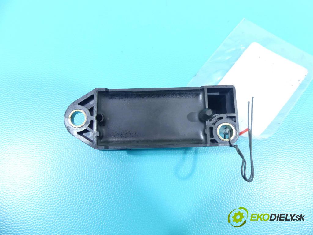 Vw Passat B5 1995-2005 1.6 101 HP manual 74 kW 1595 cm3 4- snímač šokovat: 44990506 (Snímače nárazu)