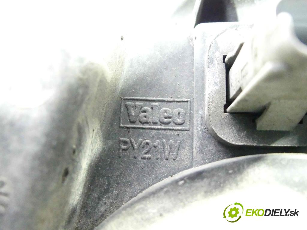 Peugeot 807 2002-2014 2.0 16V 136 HP manual 100 kW 1997 cm3 5- Reflektor: pravý  (Pravé)