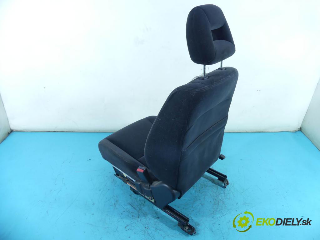 Honda Civic VII 2000-2006 1.7 16v 124hp automatic 91 kW 1698 cm3 2- Sedačka pravý  (Sedačky, sedadlá)
