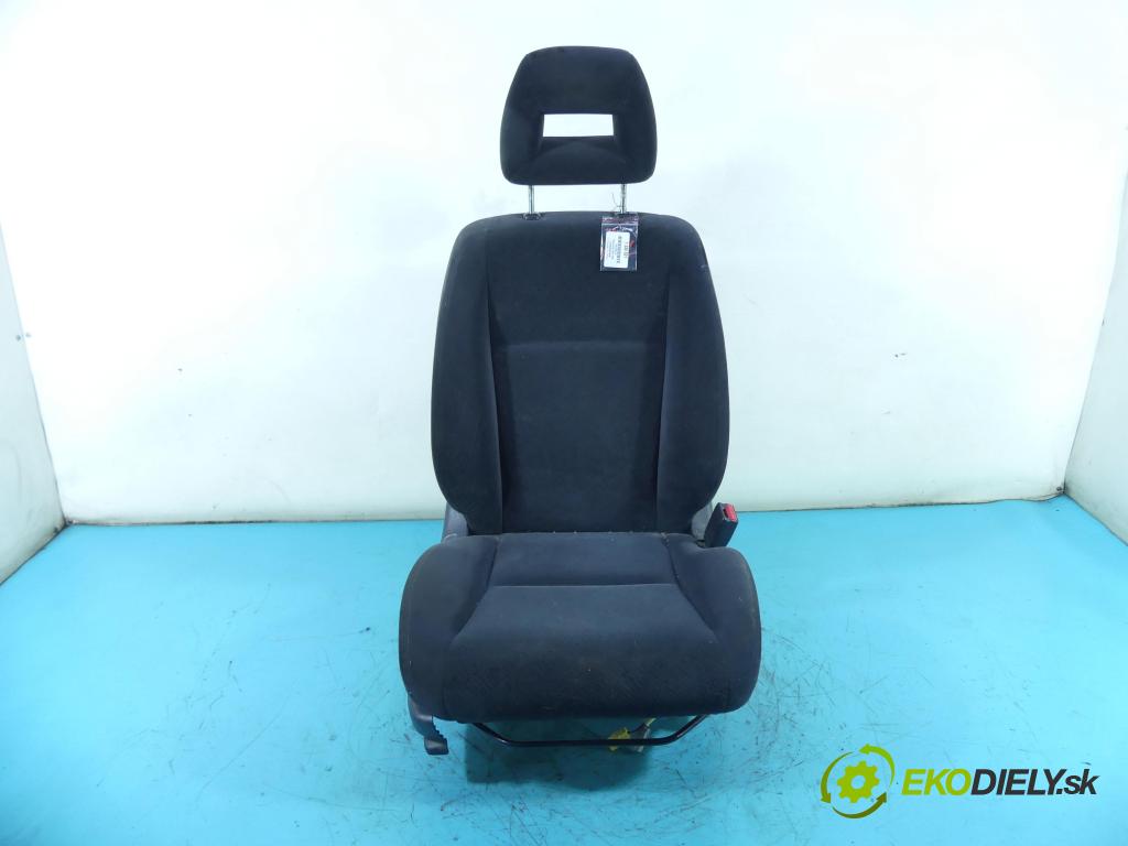 Honda Civic VII 2000-2006 1.7 16v 124hp automatic 91 kW 1698 cm3 2- Sedačka pravý  (Sedačky, sedadlá)