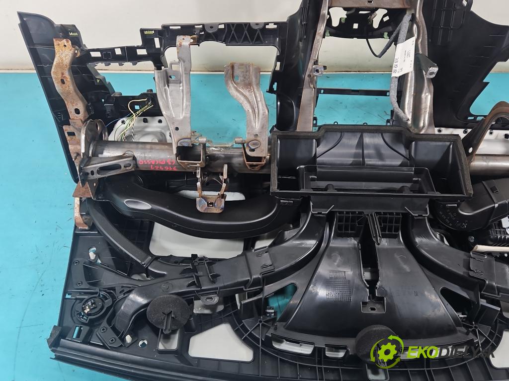 Citroen C3 Picasso 2008-2017 1.4 16V 95 hp manual 70 kW 1397 cm3 5- kokpit,přistrojova deska