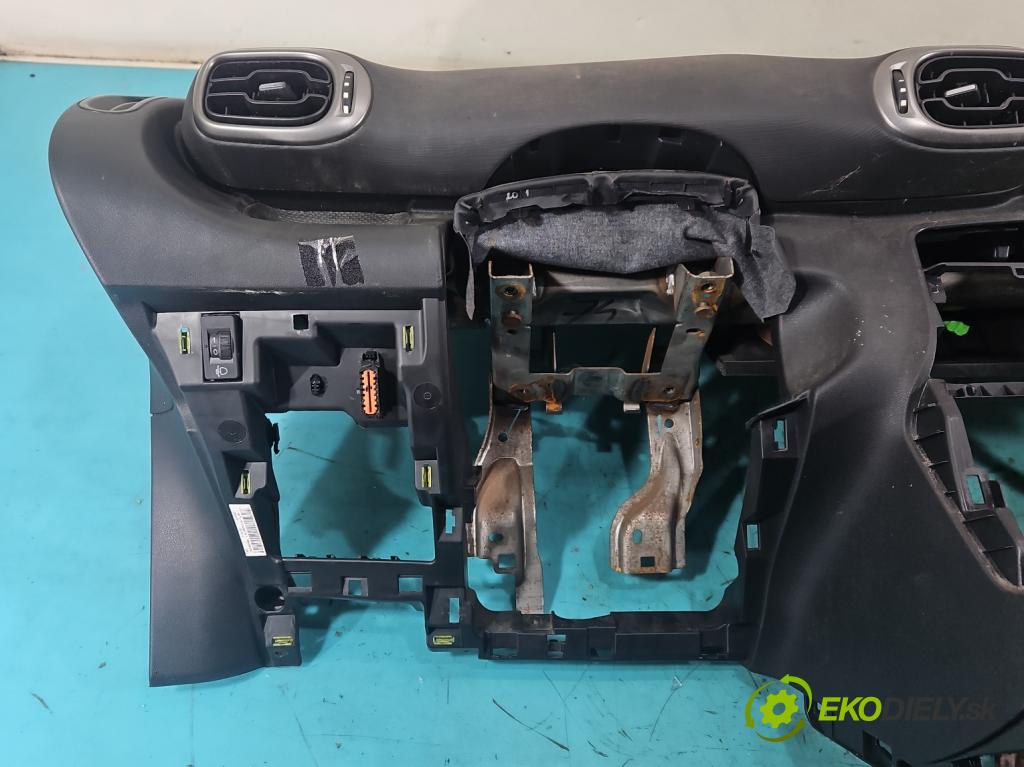 Citroen C3 Picasso 2008-2017 1.4 16V 95 hp manual 70 kW 1397 cm3 5- kokpit,přistrojova deska