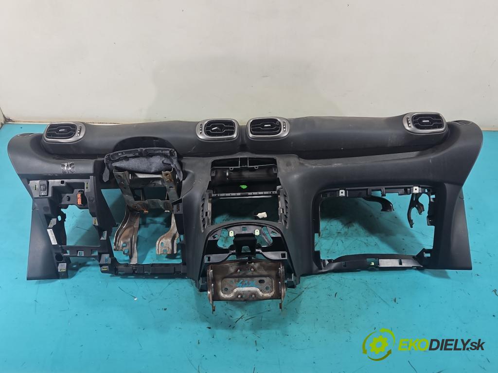 Citroen C3 Picasso 2008-2017 1.4 16V 95 HP manual 70 kW 1397 cm3 5- kokpit,pristrojová doska rozdeľovacia 