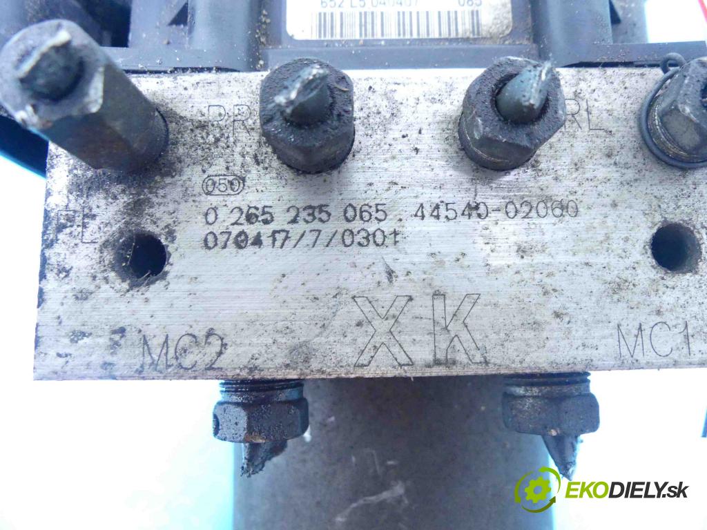 Toyota Auris I 2006-2013 2.0 D4D 126 HP manual 93 kW 1998 cm3 5- čerpadlo abs 0265950512 (Pumpy ABS)