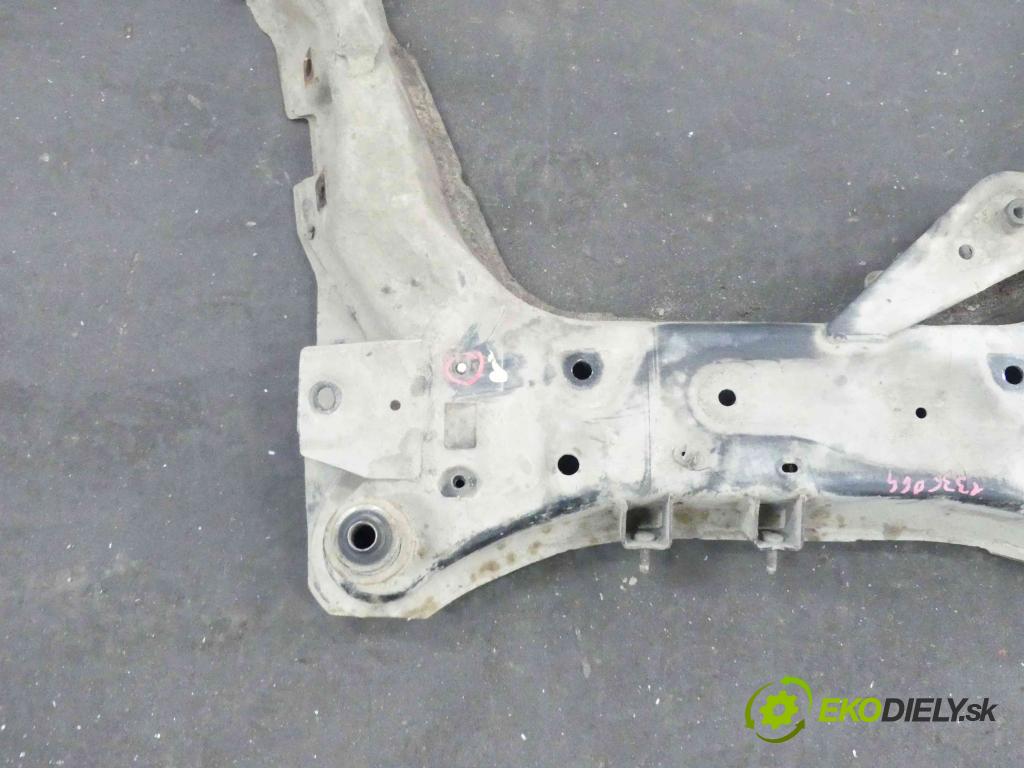 Nissan X-trail II T31 2008-2013 2.0 dci 150 HP manual 110 kW 1995 cm3 5- výstuha motora