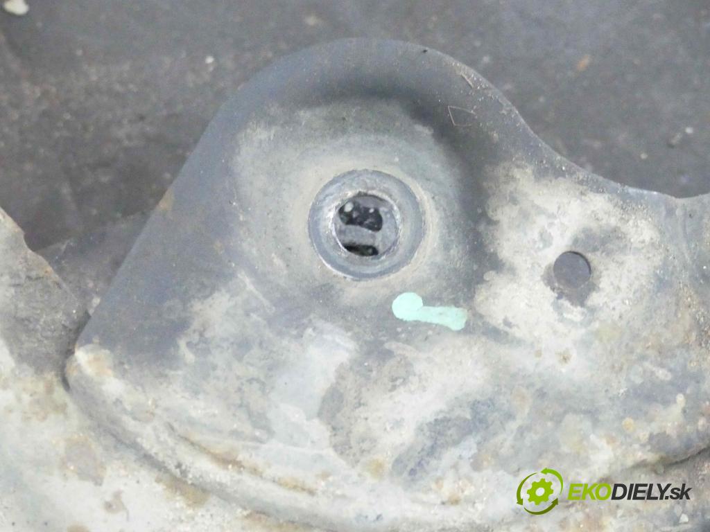 Nissan X-trail II T31 2008-2013 2.0 dci 150 HP manual 110 kW 1995 cm3 5- výstuha motora