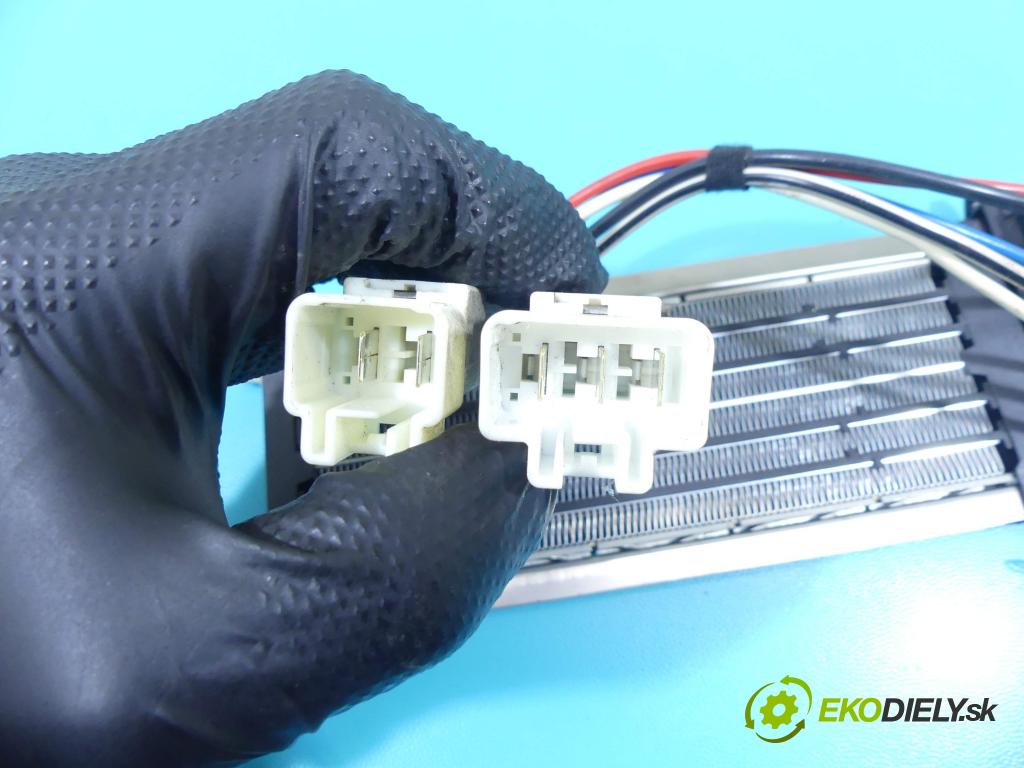 Nissan X-trail II T31 2008-2013 2.0 dci 150 hp manual 110 kW 1995 cm3 5- radiátor A30105A7700003 (Radiátory topení)