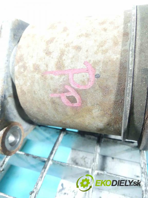 Nissan X-trail II T31 2008-2013 2.0 dci 150 HP manual 110 kW 1995 cm3 5- poloos pravé  (Poloosy)