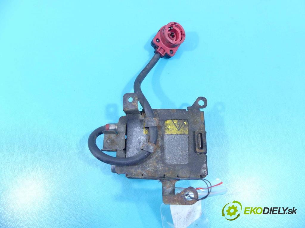 Bmw 5 E39 1996-2003 3.0d 184hp automatic 135 kW 2926 cm3 5- střídač: xenon  (Riadiace jednotky xenónu)