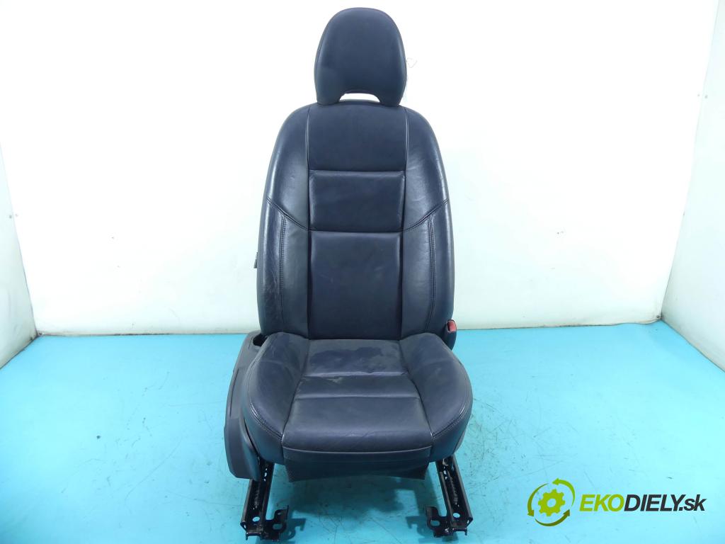 Volvo V50 2.0d 136 HP manual 100 kW 1997 cm3 5- Sedačka pravý  (Sedačky, sedadlá)