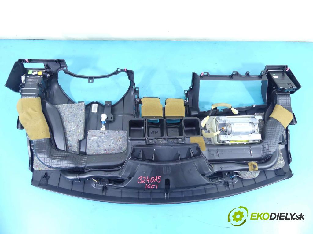 Toyota Auris I 2006-2013 2.0 D4D 126 HP manual 93 kW 1998 cm3 5- kokpit,pristrojová doska rozdeľovacia