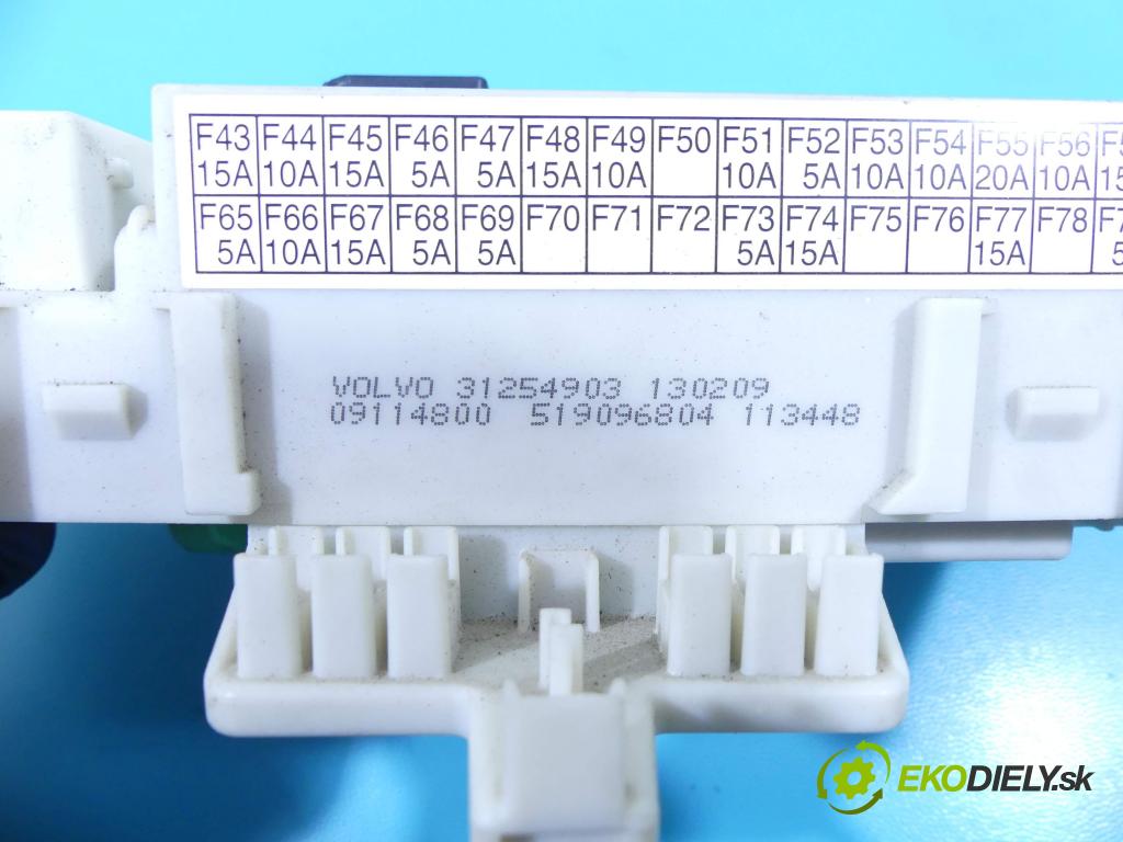 Volvo V50 2.0d 136hp manual 100 kW 1997 cm3 5- skříňka pojistková 31254903 (Pojistkové skříňky)