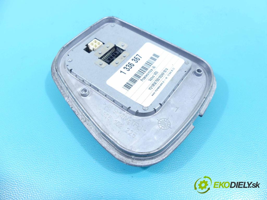 Volvo V50 2.0d 136 HP manual 100 kW 1997 cm3 5- střídač: xenon 1307329209 (Riadiace jednotky xenónu)