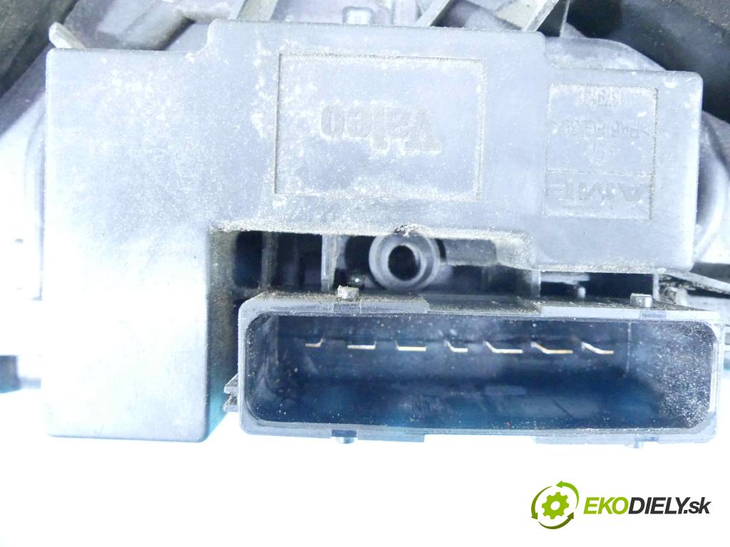 Opel Signum 2.2 dti 125 HP manual 92 kW 2172 cm3 5- Ventilátor chladiča 13114370