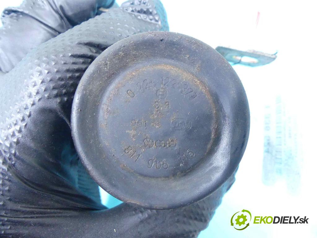 Audi 80 B3 1986-1991 1.8 injekcia: mechanický 90 HP manual 66 kW 1760 cm3 4- cievka zapaľovacia 0221122379 (Zapaľovacie cievky, moduly)